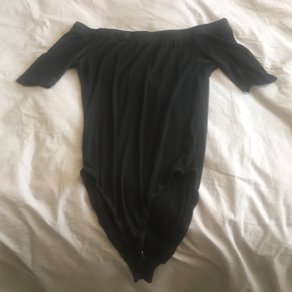 Short sleeve body suit